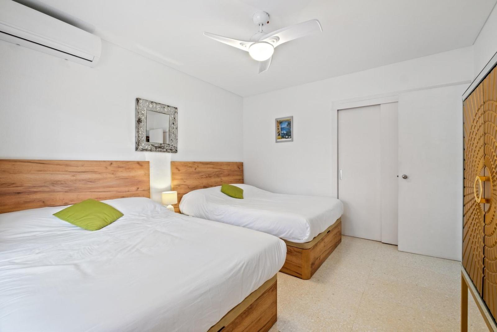 Piso Con 2 Habitaciones, 2 Terrazas Y Piscina Torremolinos Exterior photo