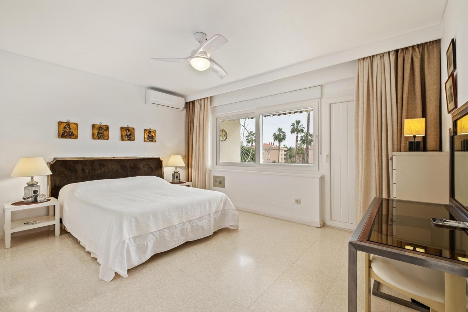 Piso Con 2 Habitaciones, 2 Terrazas Y Piscina Torremolinos Exterior photo